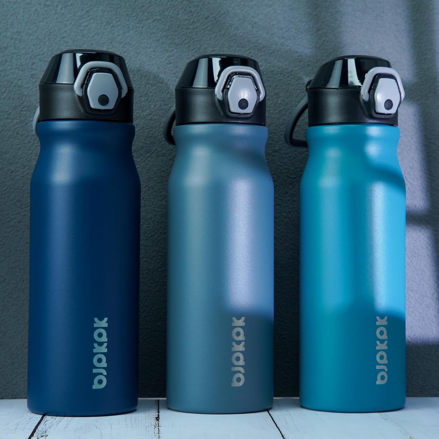 BJPKPK 25oz Insulated Water Bottle With Straw Stainless Steel Double Wall Water Bottles BPA Free Leak Proof Thermos With Lockable Flip Lid In Dark Grey