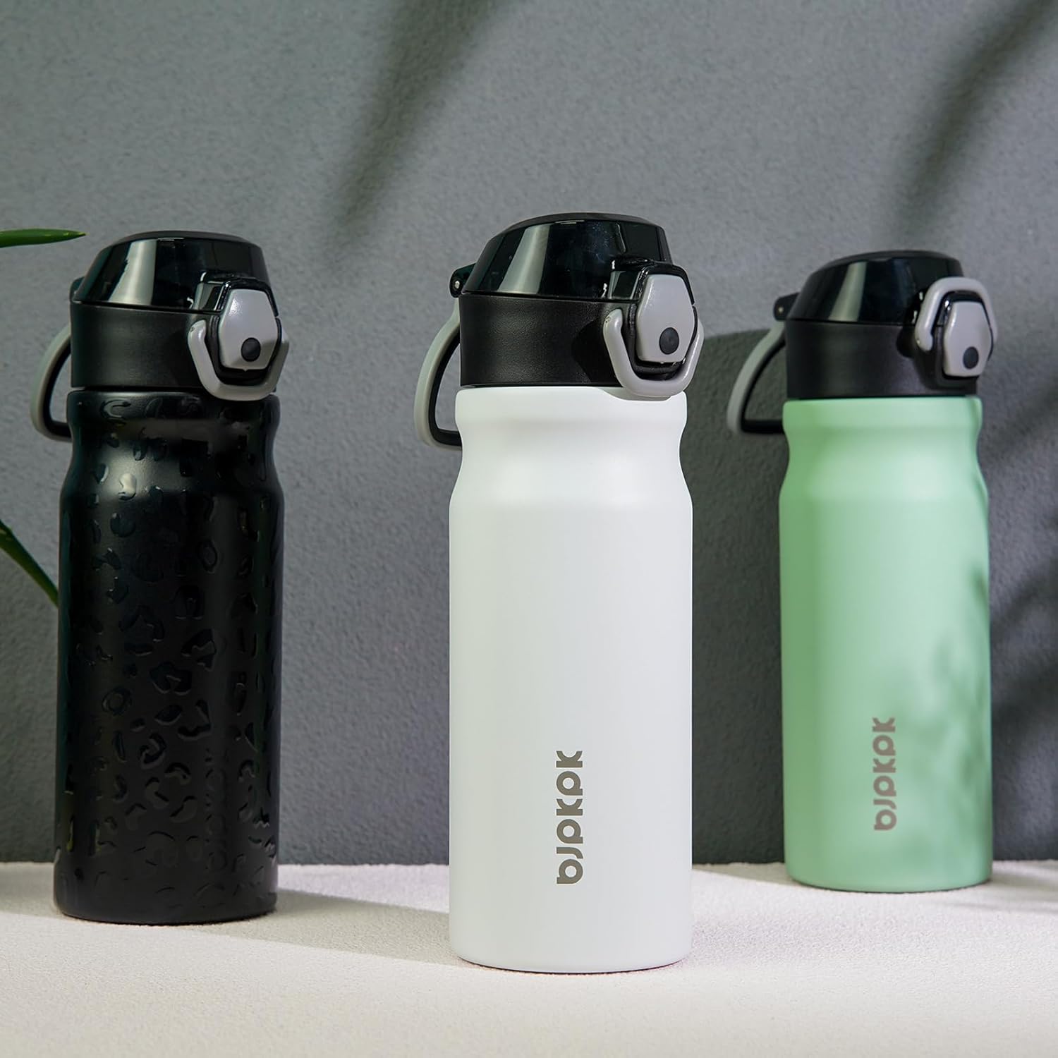 BJPKPK Water Bottle With Straw 18oz Insulated Water Bottles Reusable Stainless Steel Metal Thermos With Leak Proof Lockable Lid And Carry Handle In Black