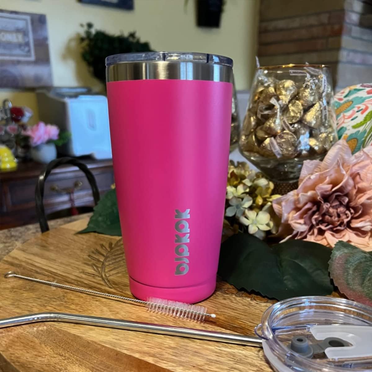 BJPKPK White Stainless Steel Tumbler With Lid And Straw 20 oz Insulated Tumblers Thermal Cup For Hot And Cold Drinks In White